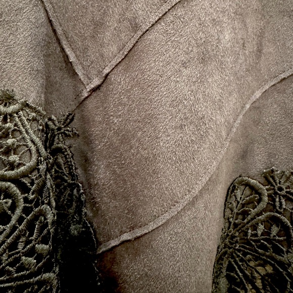 Elie Tahari Skirt Black Lace Ruffled Hem Artsy Flare Dressy Designer Flared. M - Picture 5 of 10